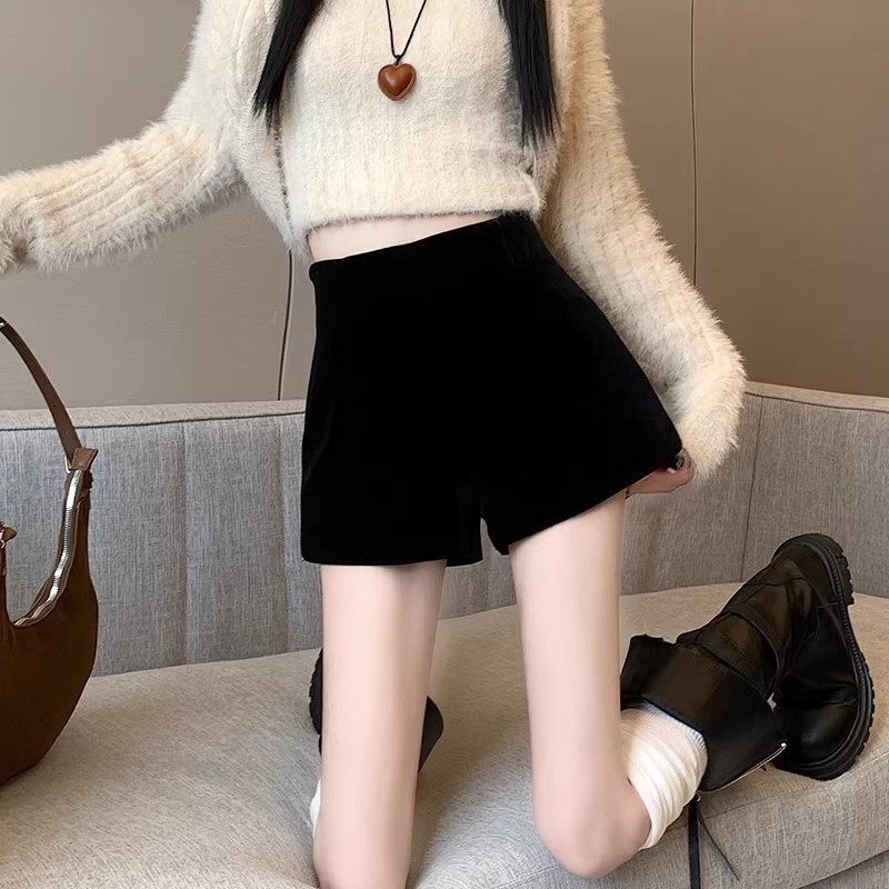 Black Velvet Shorts for Women, New Spring and Autumn High-Waisted A-Line Wide-Leg Pants, Loose and Slimming, Casual Outerwear Boot Shorts Black Velvet Shorts for Women, New Spring and Autumn High-Waisted A-Line Wide-Leg Pants, Loose and Slimming, Casual Outerwear Boot Shorts