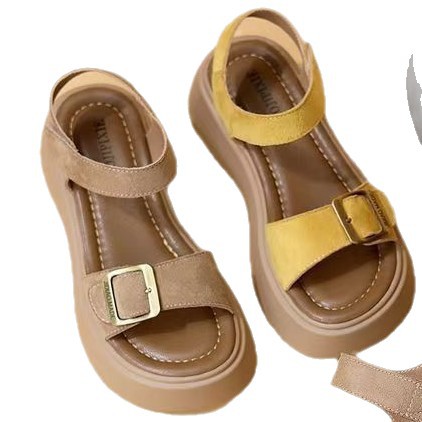 2026 verano nuevo estilo de suela gruesa super caliente moda exterior vestido versátil no se cansa pies planos sandalias romanas