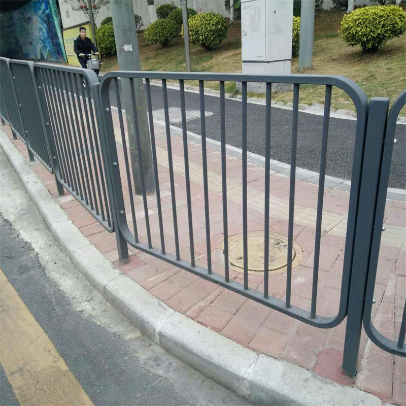 供应港式护栏市政人行道路隔离围栏深港标准港式护栏价格优惠