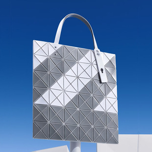 ��ϵ2026���¿�����ƴɫ�����׺ΰ��r��ͨ�چμ����ذ�һ��Ů��