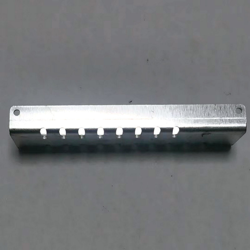 电源适配器铝合金散热片固定冲压弹片锰钢弹性小五金冲压件