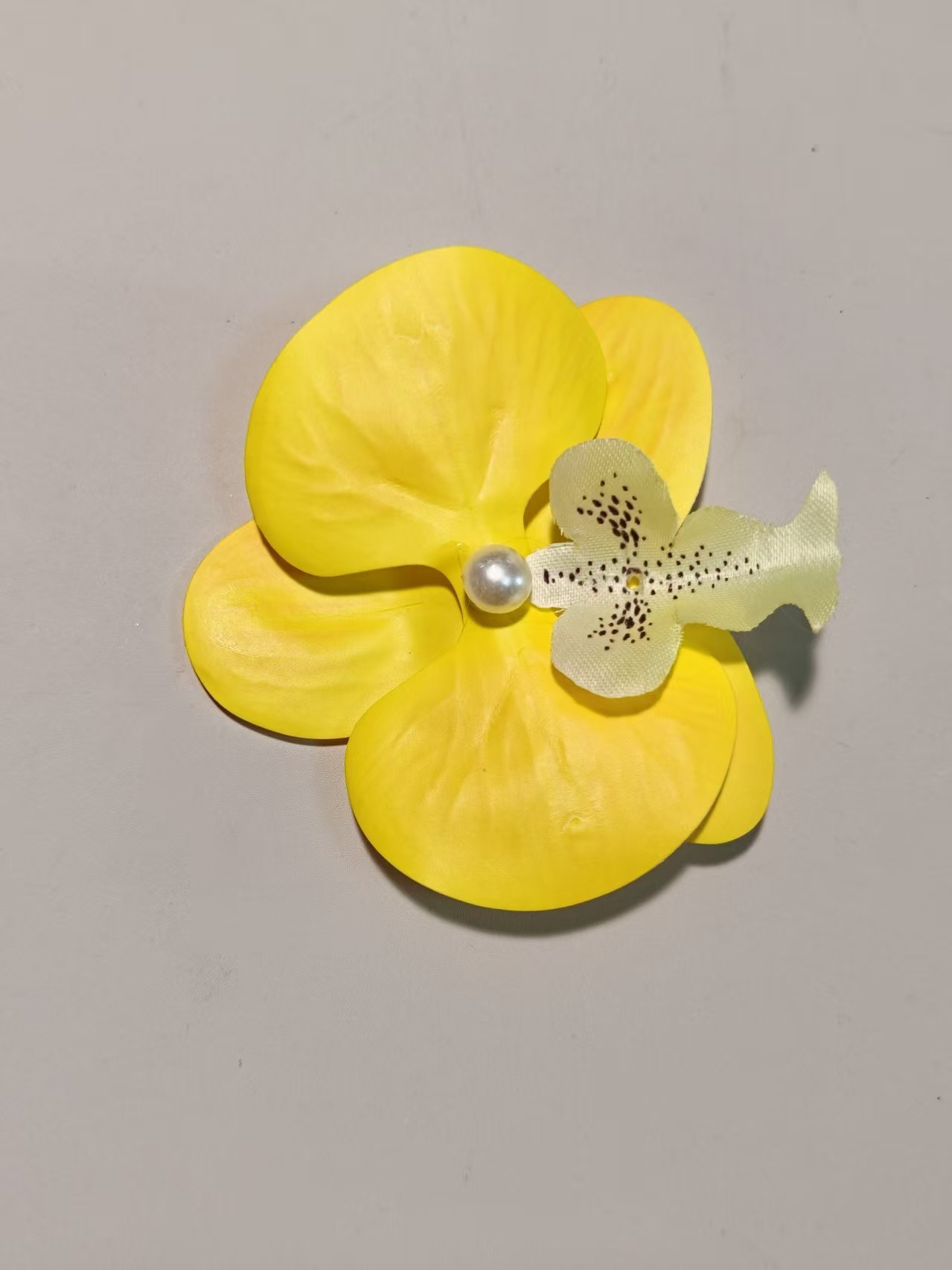 밝은 노란색 측면 클립