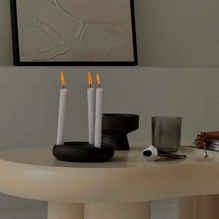 Viento silencioso moderno en blanco y negro cerámica candelería retro mesa de comedor decoración suave decoraciones al por mayor