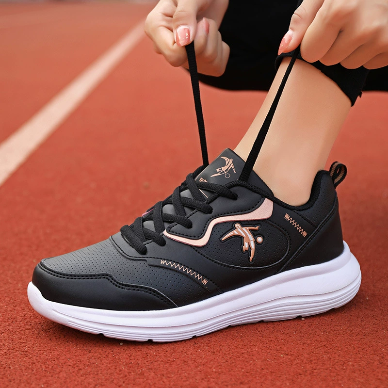 Sports shoes, breathable shock-absorbing white footwear for leisure, soft sole
