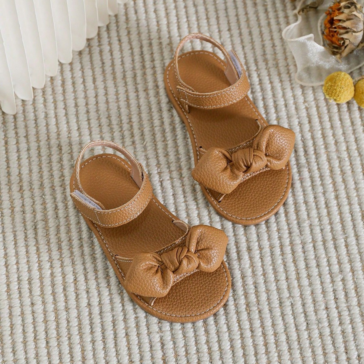 universal sandals English style with velcro flat open toe