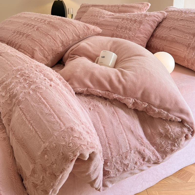 Cama de felpa de cuatro piezas Ropa de cama de lana de leche gruesa de invierno Ropa de cama de lana de coral más ropa de cama de edredón de terciopelo