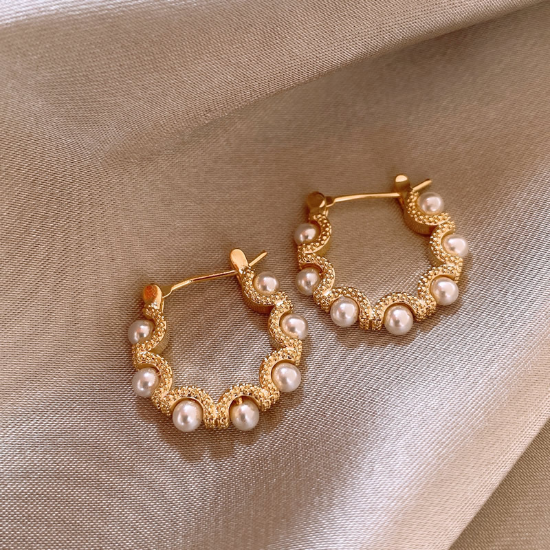 Retro small design fashionable earrings from pearl