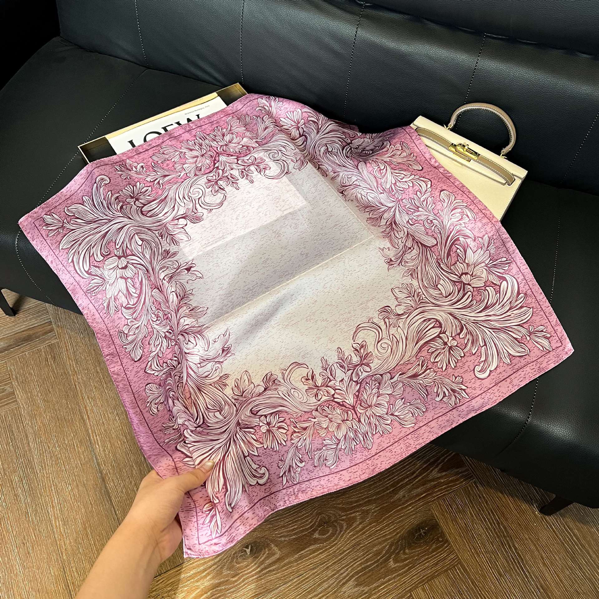 Transfronterizos nuevos bufandas de seda azul de alto nivel de seda cuadrada de simulación bufandas de moda de decoración de moda de combinación bolsa correa de pelo bufandas profesionales