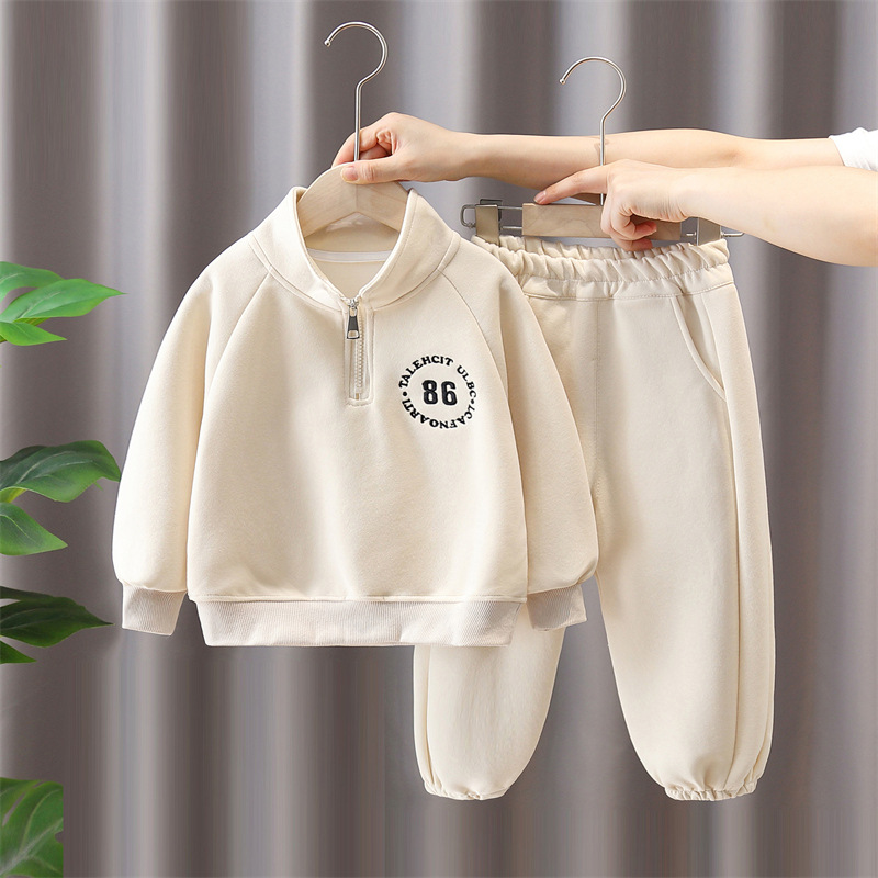 6108 Traje deportivo para niños Ropa de primavera y otoño para niños 2025 Nuevo estilo estilo occidental Otoño fresco y hermoso suéter de dos piezas