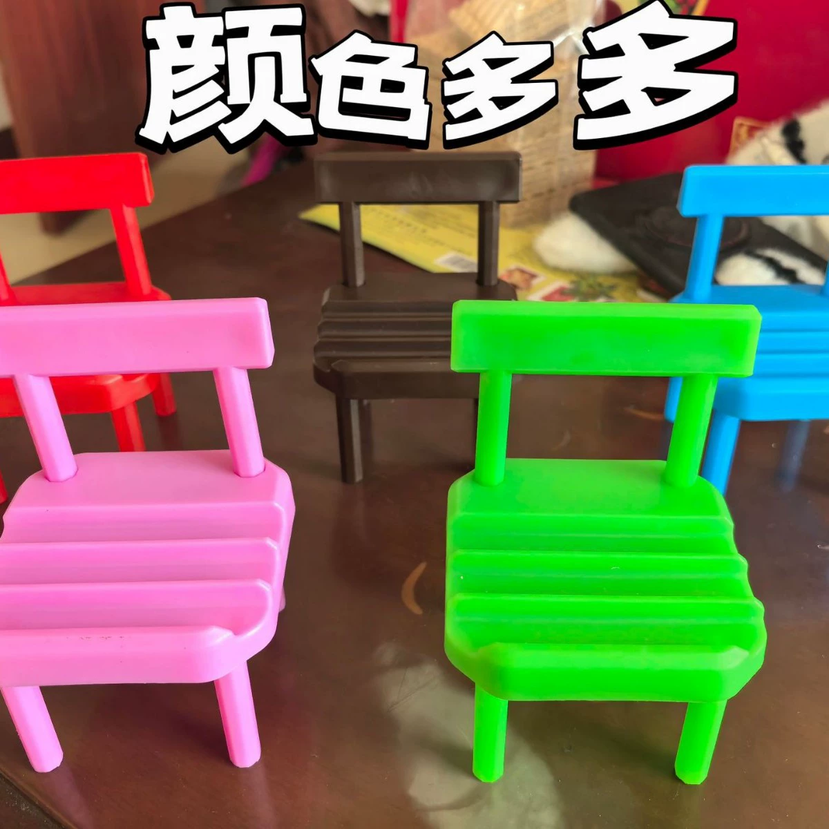 Маленький стул Интернет красный мобильный телефон держатель студенческого общежития столешница ювелирные изделия мультяшный маленький стул маленький стул держатель мобильного телефона