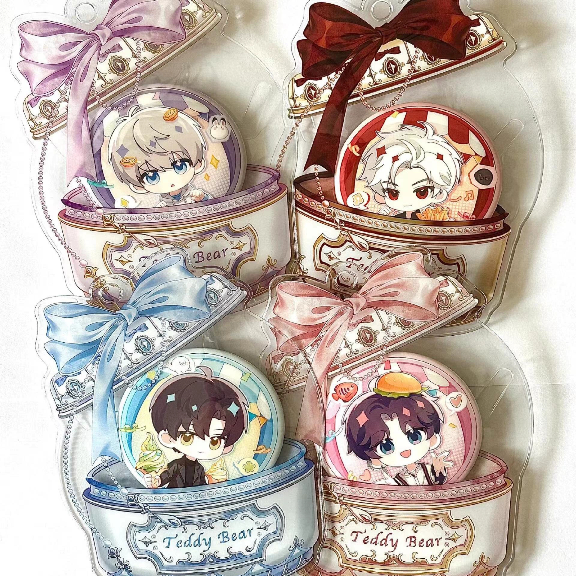 Маленькая красная книга с той же сумкой с сокровищами