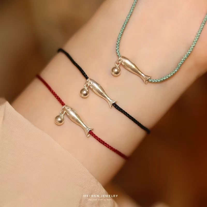 Simple Fashion New Chinese Good Luck Koi Red Rope Bracelet Women's Antique Woven 2024 New Entry Luxury Niche Jewelry