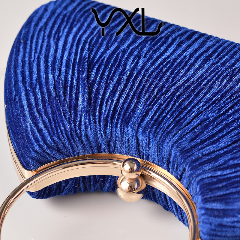 Nuevo bolso de fiesta de terciopelo transfronterizo, bolso de cena portátil con anillo de metal, vestido de fiesta plateado arrugado, bolso de cadena, bolso femenino