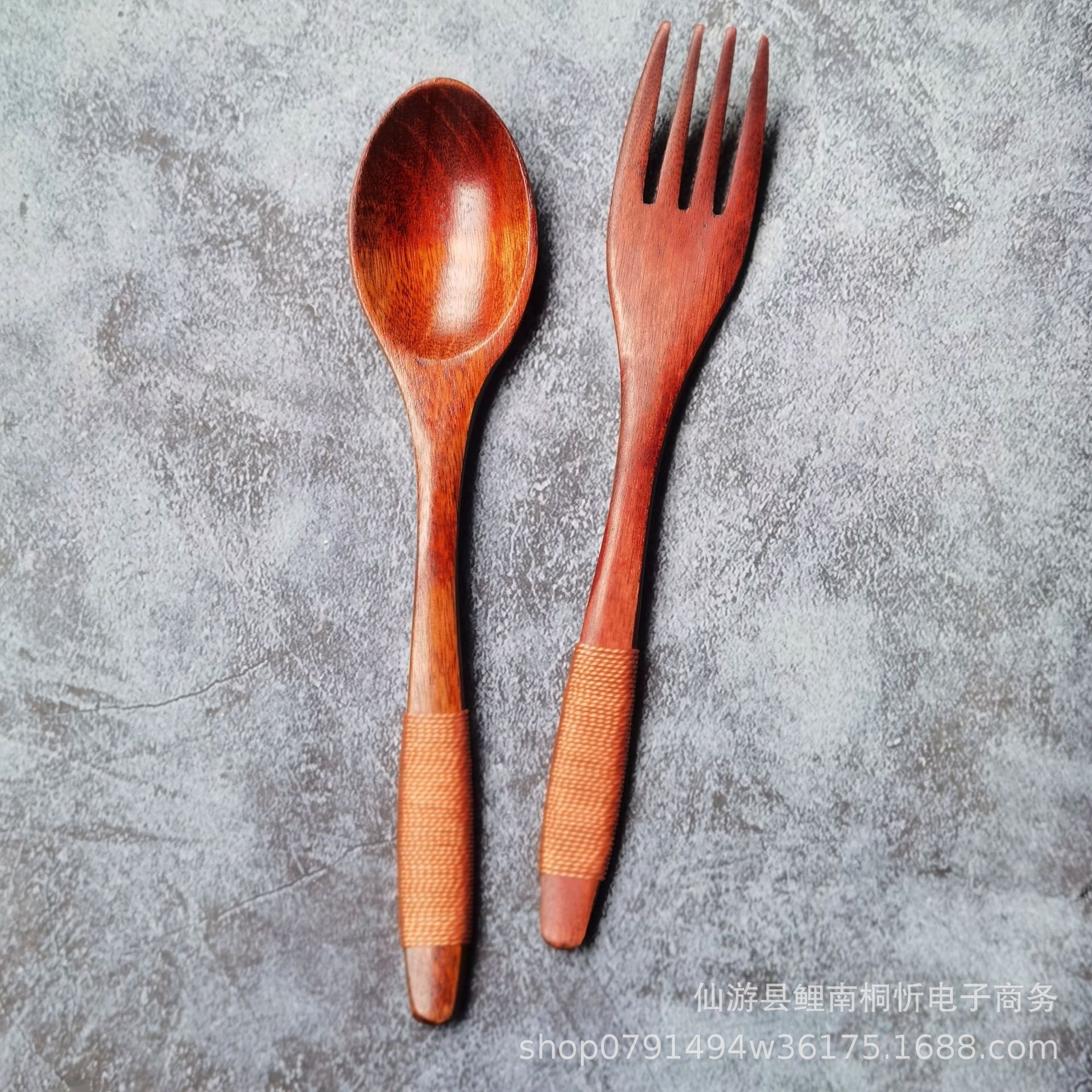 피비 논웨이브 핸들 스푼과 포크 카키색 실