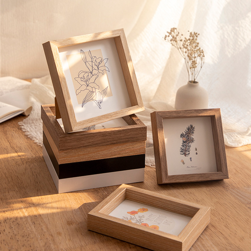 Make photo prints into photo frames, such as 6-inch, 7-inch, 8-inch A4 wall-mounted simple square photo frames, and desktop photo frames.