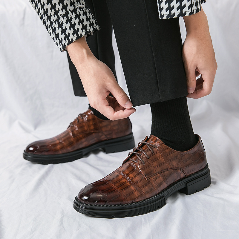 Zapatos de hombre de gran tamaño transfronterizo, zapatos de cuero de color pulido, moda de hombre, bloco tallado, zapatos de negocios, zapatos de boda, novio image 8