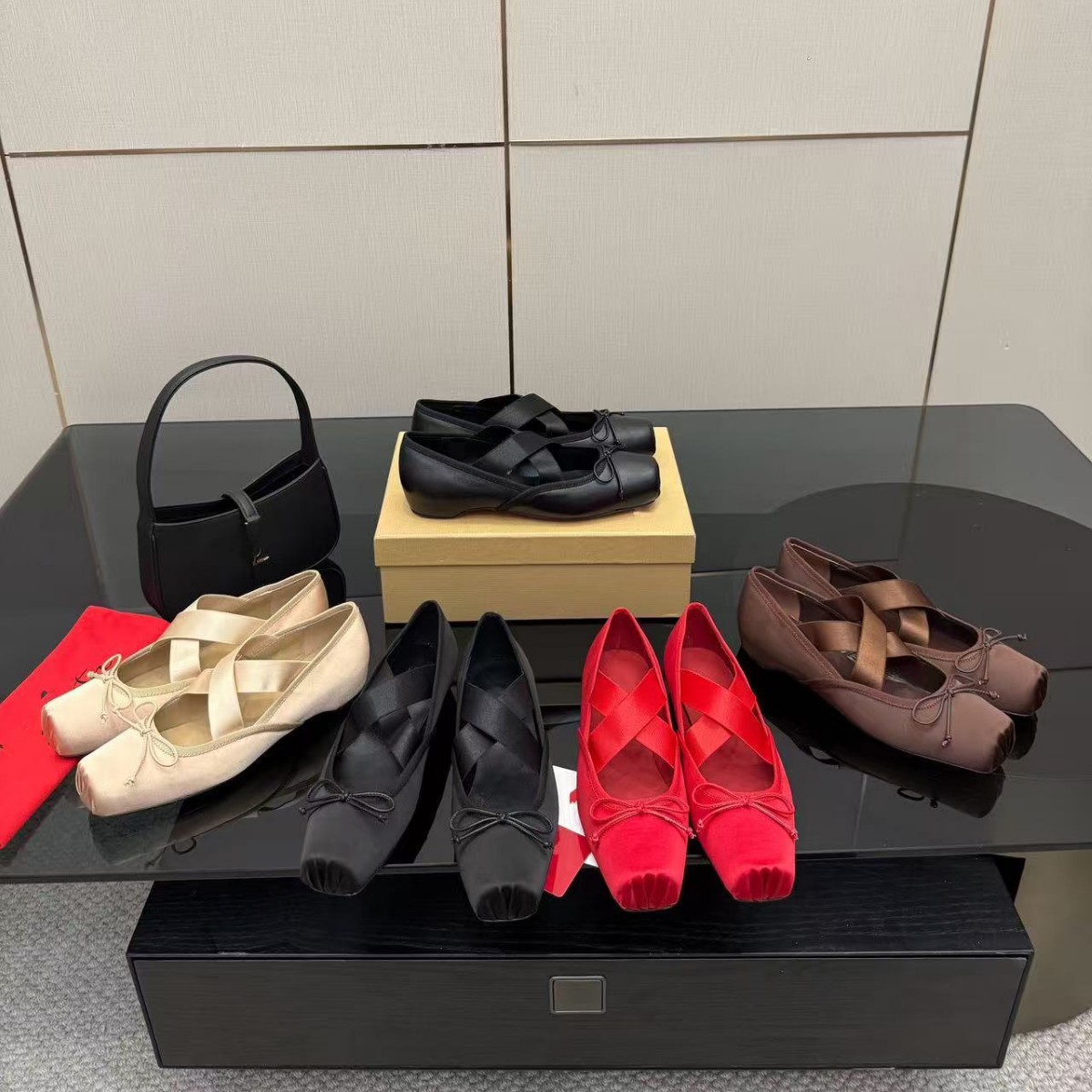 High-End New Bow Pig Nose Silk Ballet Shoes for Women with Rhinestone Cross Straps and Flats Shoes, Fashionable and Versatile