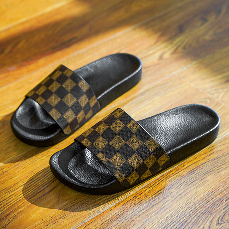 Verano al aire libre desgaste de los hombres transfronterizos de fondo suave caída sensación más tamaño deportes ocio al aire libre de una sola palabra de tablero de damas sandalias a cuadros