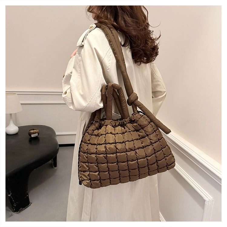 762g Weight Polyester Lining Material Sewing Thread Fashion Element Magnetic Buckle Closure Type Single Shoulder Strap Strap Type Tote Bag Bags Type Daily, Street, Shopping Occasion Nylon Material Solid Color Pattern Autumn&Winter Season Women's Gender Elegant, Classic Style Style Square Shape Medium Size Women's Medium Nylon Solid Color Elegant Classic Style Sewing Thread Square Magnetic Buckle Tote Bag 17