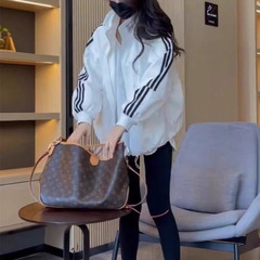 初秋季白色薄款冲锋衣外套女款春秋款2025新款早秋休闲棒球服上衣