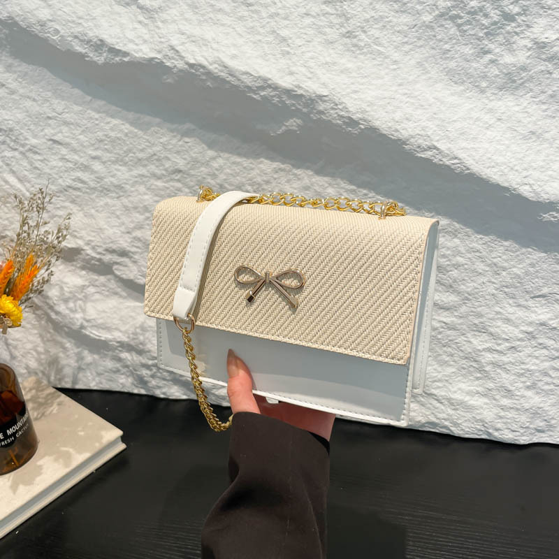 Minimalist Square Shoulder Bag With Bow Chain For Women_voghion.com