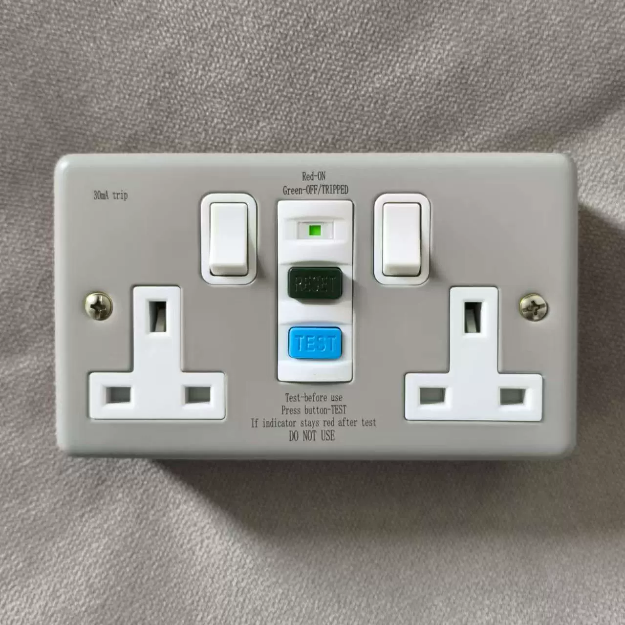 英标漏电保护插座 2 GANG 13A RCD SWITCHED SOCKET METAL CLAD