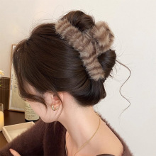 秋冬高级感毛绒豹纹抓夹女大号后脑勺毛茸茸鲨鱼夹盘发发夹子头饰