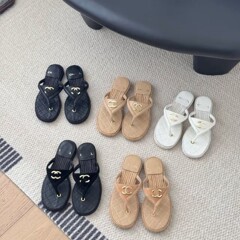 Xiaoxiang 2025 春夏新作シープスキンバッジ菱形ダブル C フラワーパンスリッパ女性用