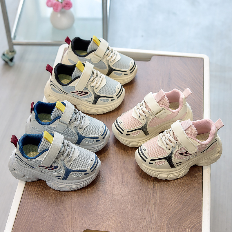 2026 primavera zapatos deportivos para niños coreanos para hombres y niñas con malla de velcro suave antideslizante zapatos al por mayor image 3