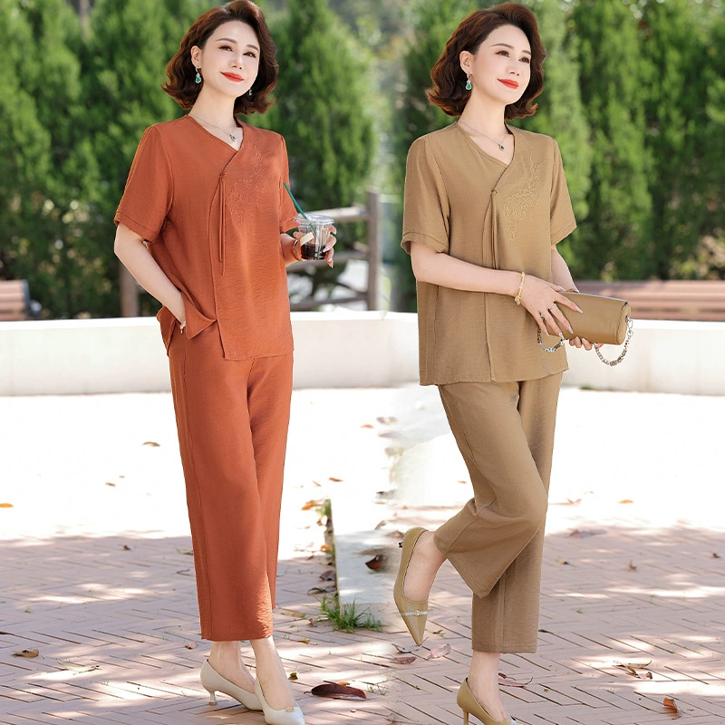 Весенне-осенний повседневный костюм для мамы среднего возраста, осень 2025, новый весенне-осенний повседневный комплект из двух предметов с принтом для женщин среднего и пожилого возраста