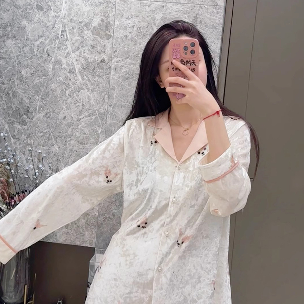 源头厂货2023秋冬新款金丝绒睡衣女抖音直播批发奶狗虎墨家居服