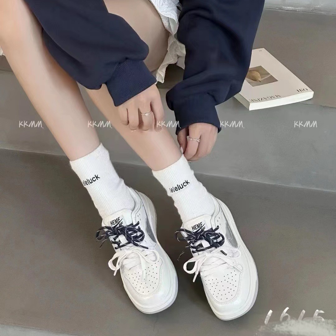 2025 Spring New Popular High-End Comfortable Thick-Soled White Sneakers For Women, Height-Increasing Platform Versatile_voghion.com