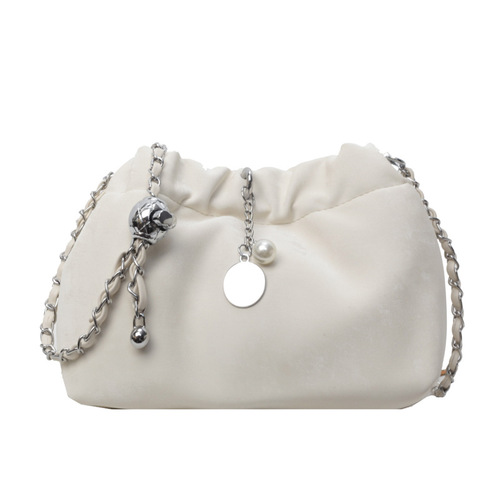 2024 New Women's Niche Luxury Velvet Cloud Bag Chain Crossbody Bag Fashion Versatile Shoulder Water Bucket Bag