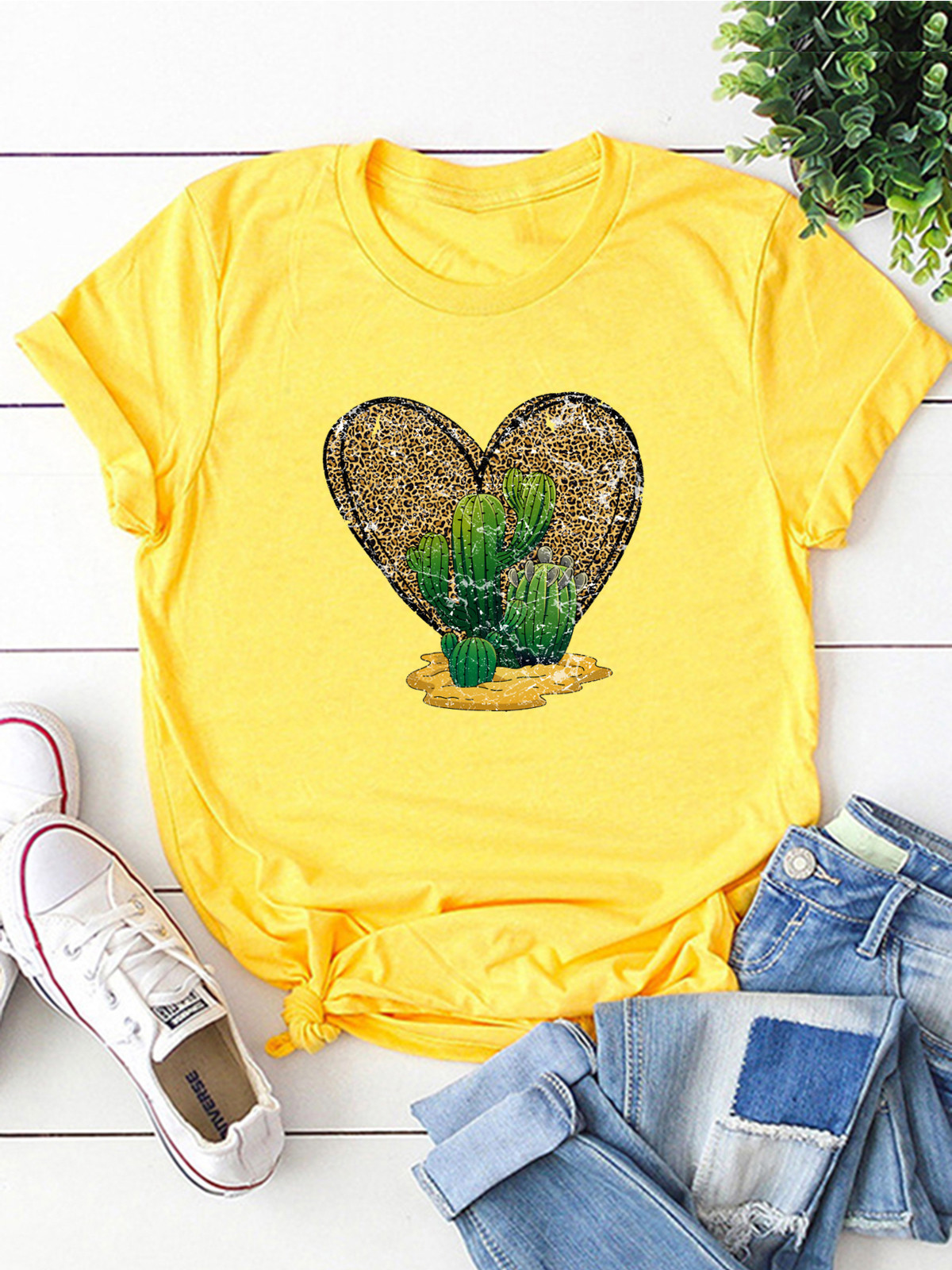 Women's T-shirt Short Sleeve T-shirts Printing Streetwear Cactus Heart Shape display picture 4