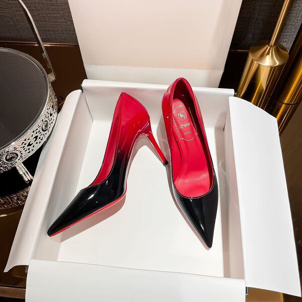 Small design sexy elegant two-tone high heels made of patent leather…