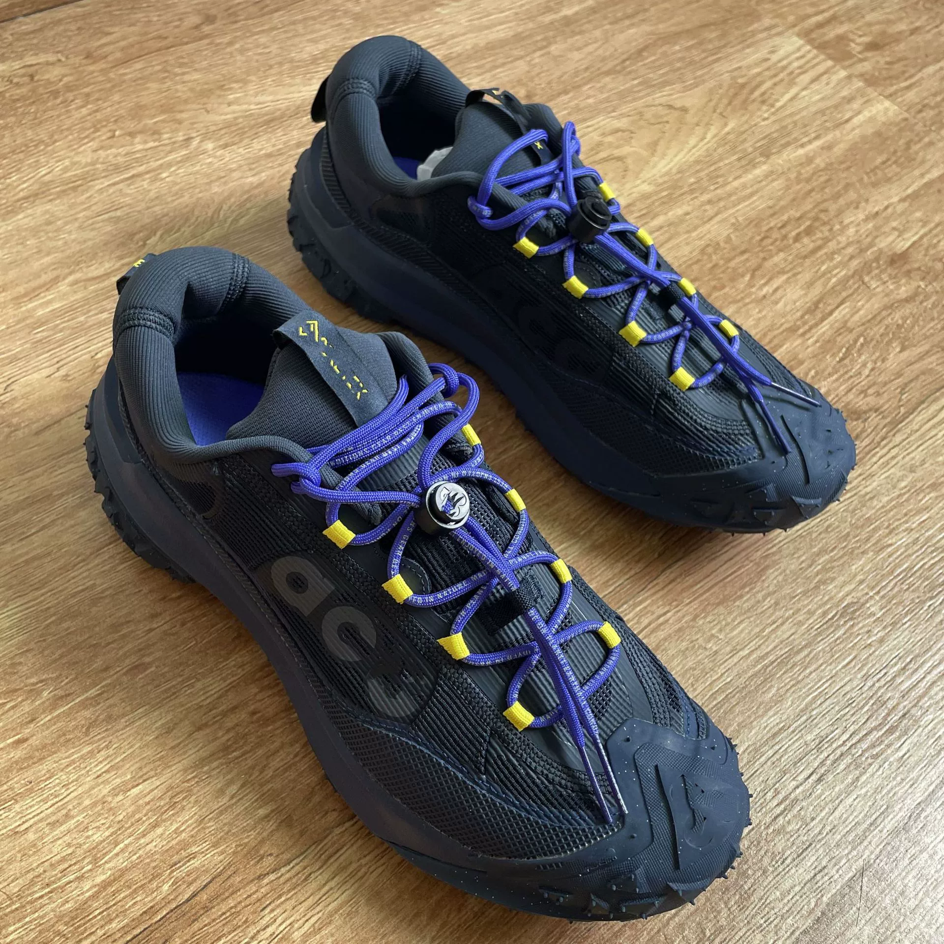 Off-road sports climbing non-slip low breathable sports shoes for men and women for hiking