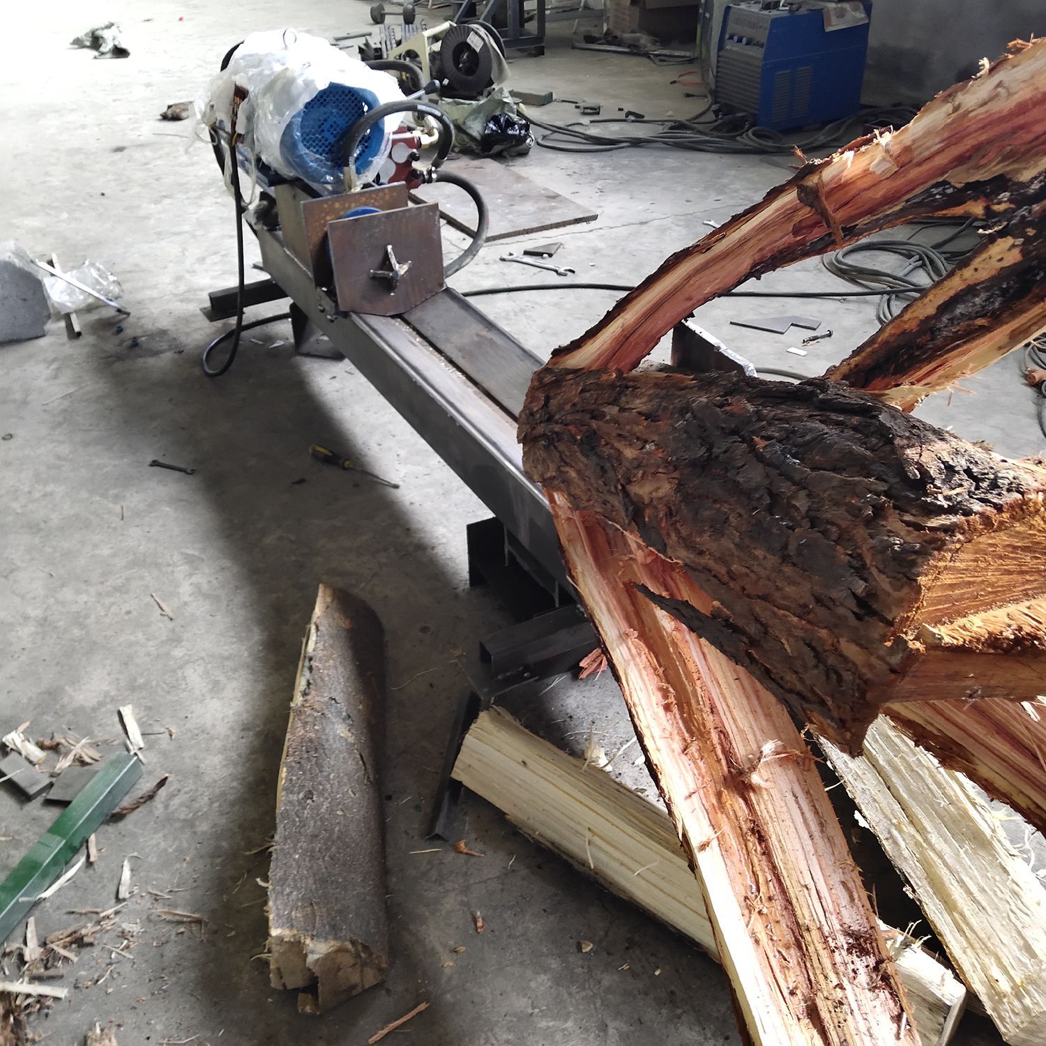 液压劈木机木炭厂设备电动液压劈材机柴油劈柴机农业机械