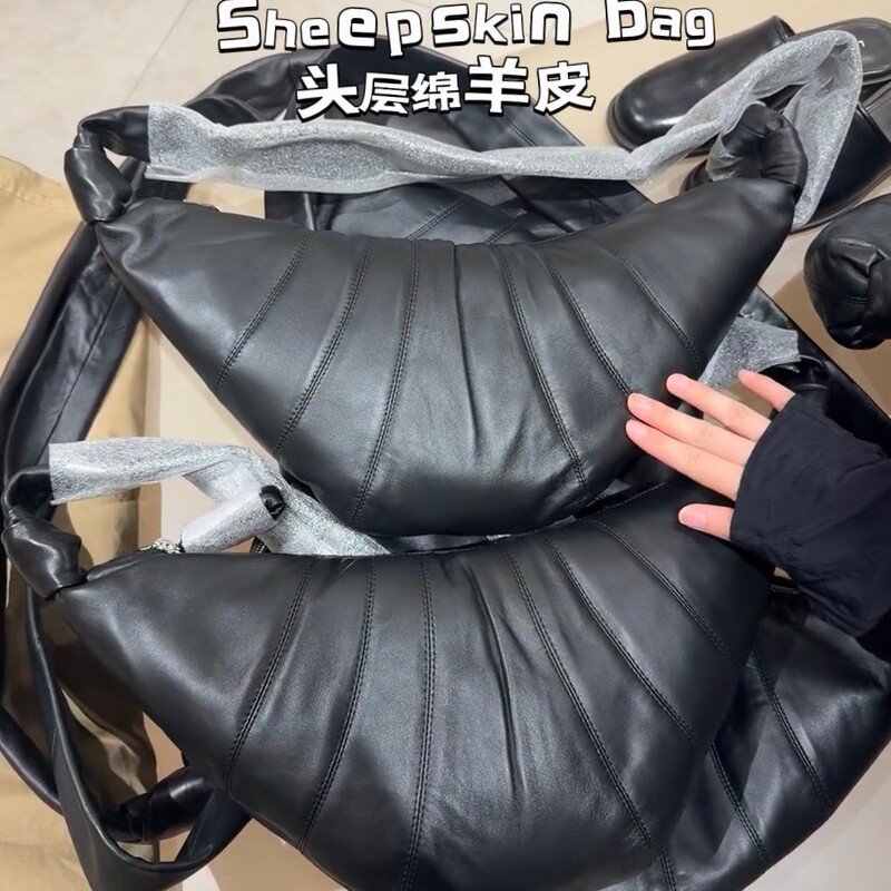 LE Cross-border Sheepskin Croissant Bag Foreign Trade Explosions Genuine Leather Single-shoulder Crossbody Bag Ode Bag Underarm Croissant Bag Wholesale LE Cross-border Sheepskin Croissant Bag Foreign Trade Explosions Genuine Leather Single-shoulder Crossbody Bag Ode Bag Underarm Croissant Bag Wholesale