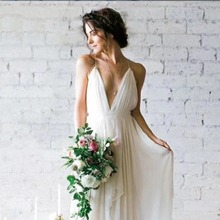波西米亞輕婚紗2024新款仙白色吊帶性感露背旅拍蜜月度假戶外婚紗