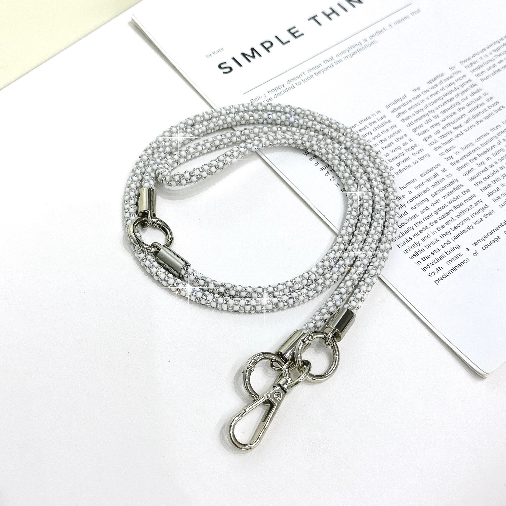 Alta calidad, ligero, lujo 0.7, diamante completo, tres en uno, cadena de teléfono móvil multiusos, mensajero, caramelo, diamante flash multiforma, cordón de diosa