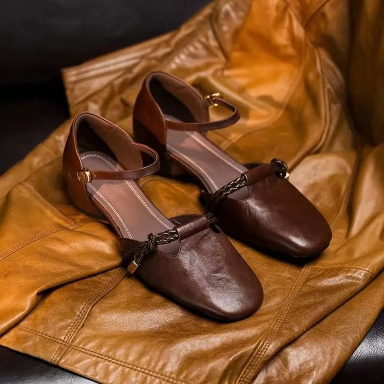 Tacones gruesos de verano sandalias para mujeres 2026 nuevo estilo versátil cómodo tacones bajos de cuero suave de dama zapatos de tacones altos