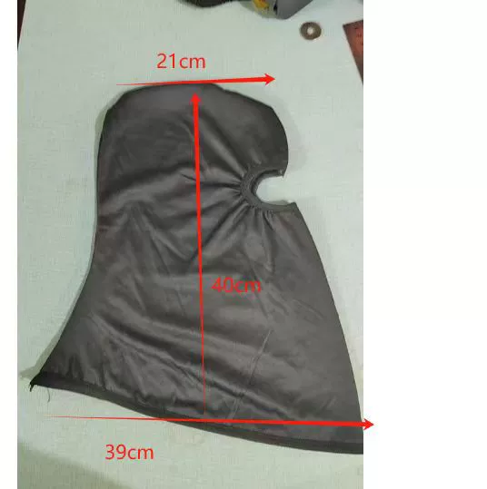 Single hole enlarged black