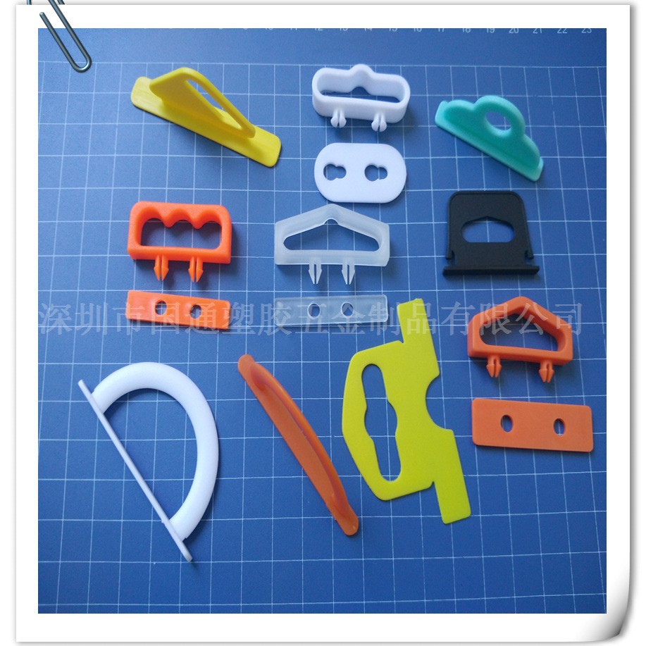 厂家供应大号三角扣 飞机孔挂钩 加大塑料彩盒挂钩