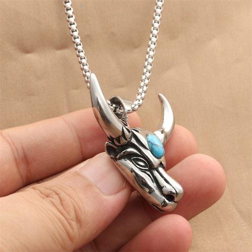 European and American Titanium Steel Bull Head Pendant Personality Punk Retro Trend Male Stainless Steel Turquoise Bull Head Necklace 280603