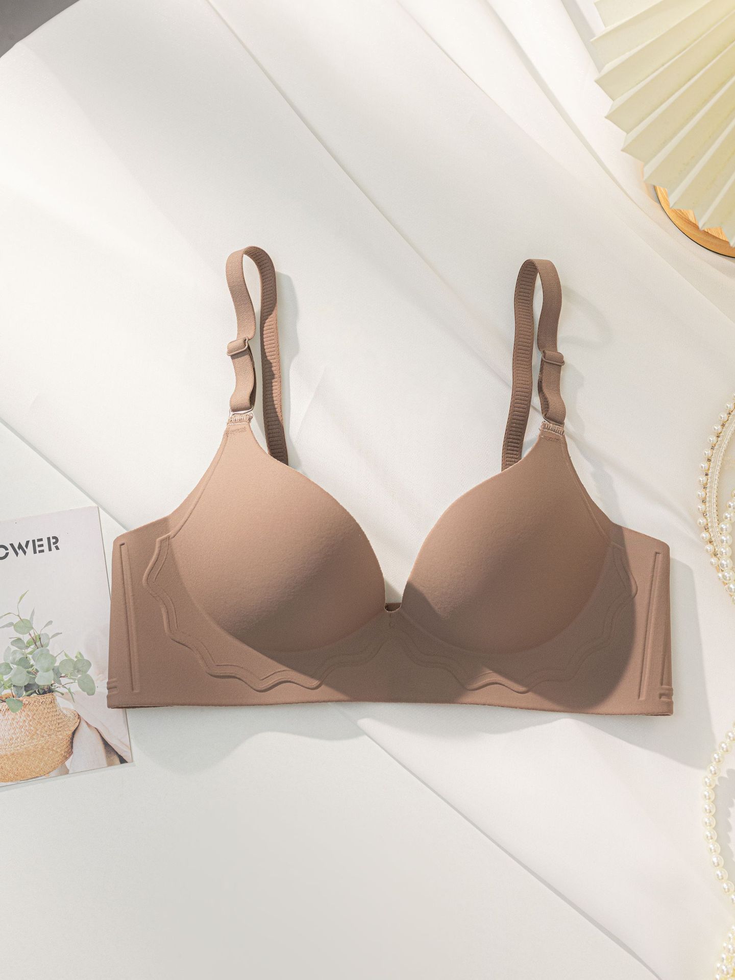 Venta directa de fábrica comercio electrónico transfronterizo Sudeste de Asia Vietnam Tailandia damas pecho pequeño soporte superior sin costuras colección lateral sujetador