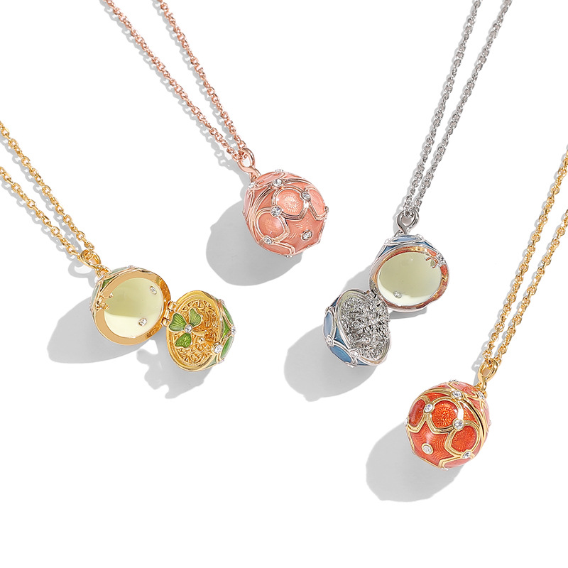 Collana con pendente a forma di uovo pasquale cuore fiocco_voghion.com