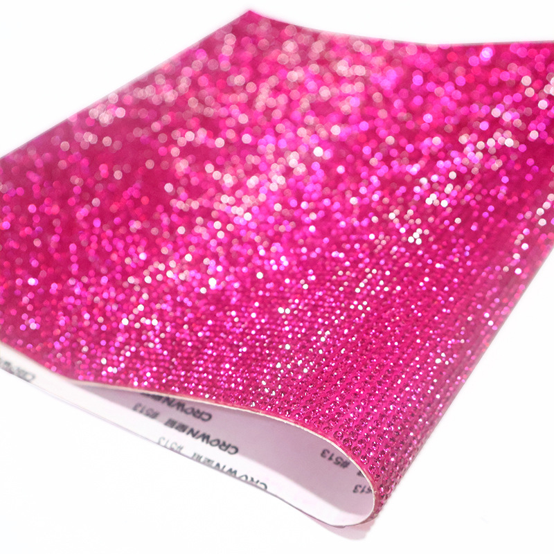 Los fabricantes venden al por mayor agua de vidrio, pegatinas de diamantes, adhesivos, taladros en caliente, piezas de diamantes decorativas para automóviles autoadhesivas, accesorios de joyería de bricolaje, taladros