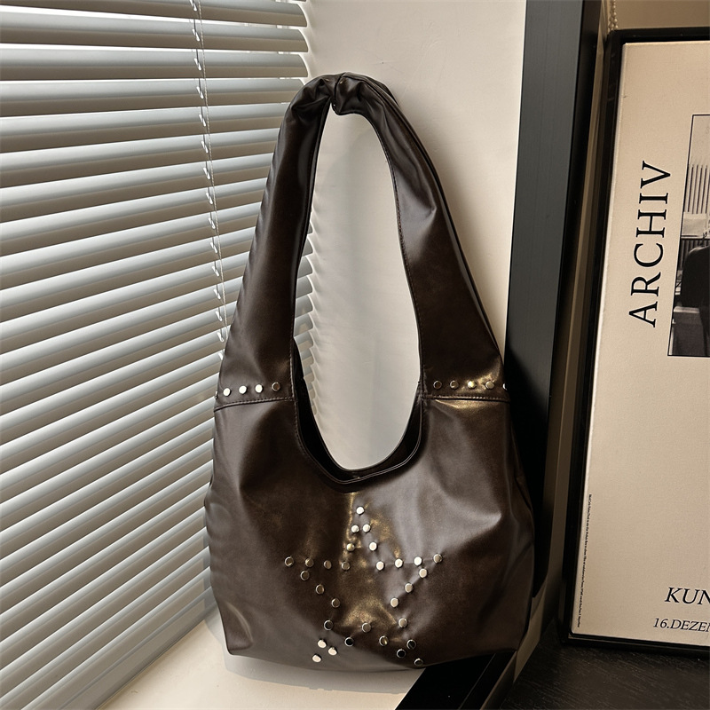 Borsa a mano con rivetti, da donna, autunno/inverno 2025, nuovo modello transfrontaliero, borsa sottobraccio, borsa a tracolla di grande capacità_voghion.com