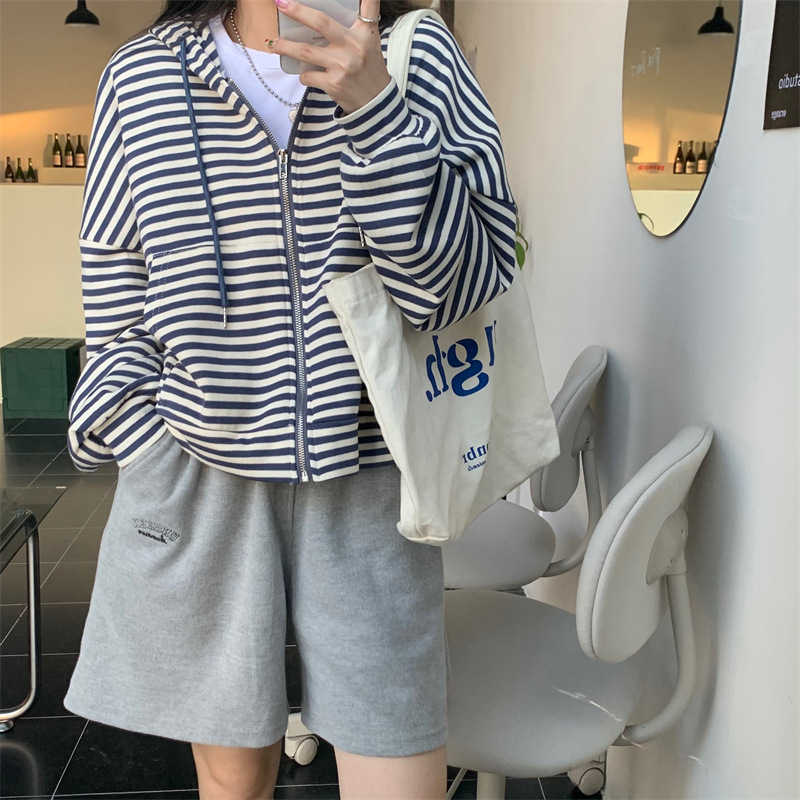 455g Weight Long Sleeve Sleeve Length Zipper Placket Type Polyester Fabric Type Short Top Length Hoodie Tops Type Casual, Daily Occasion Hooded Neckline Regular Fit Fit Type Stripe Pattern Spring, Autumn Season Women's Gender Casual, Streetwear Style Women's Casual Streetwear Stripe Zipper Hoodie 3