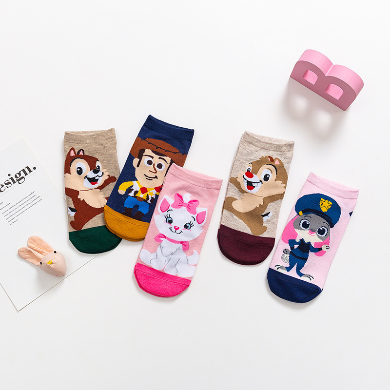 Calcetines de comercio exterior nuevos calcetines de dibujos animados lindos calcetines de mujer casuales coreanos calcetines cortos superficiales ventas directas